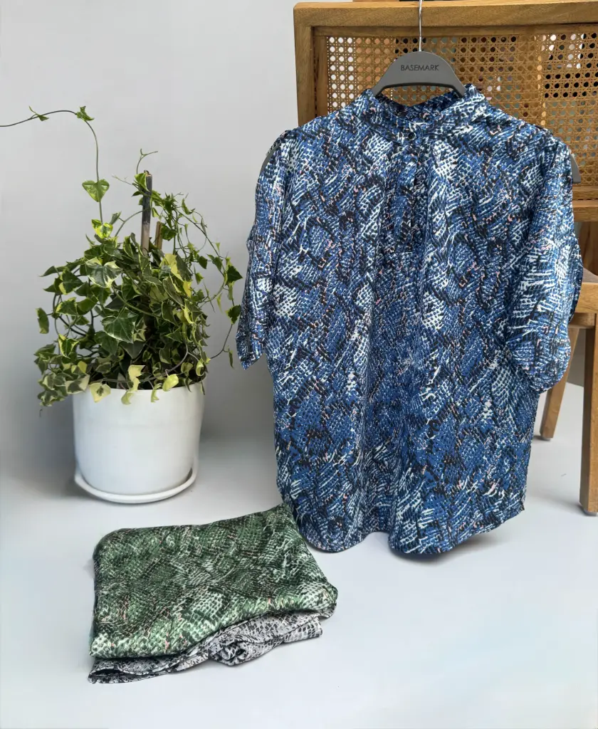 2.0403 HB SS25-127 Shoulder Cut Top (BLUE, S)