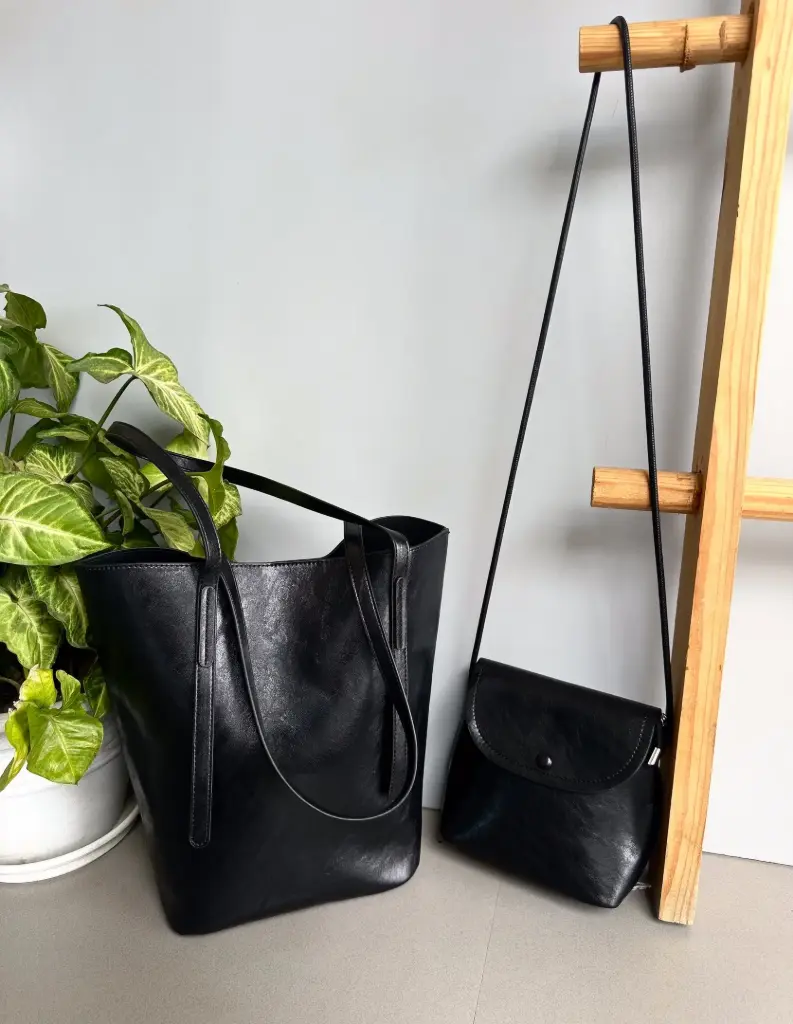TF23050 HAND BAG