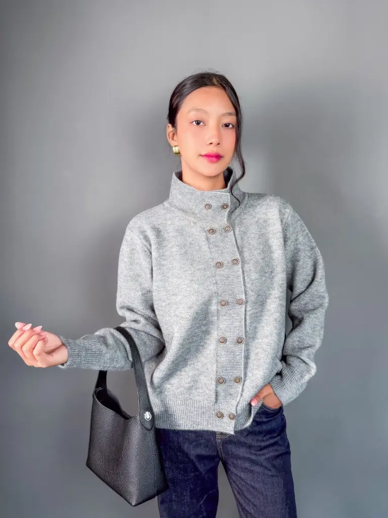 22 ACRYLIC SWEATER