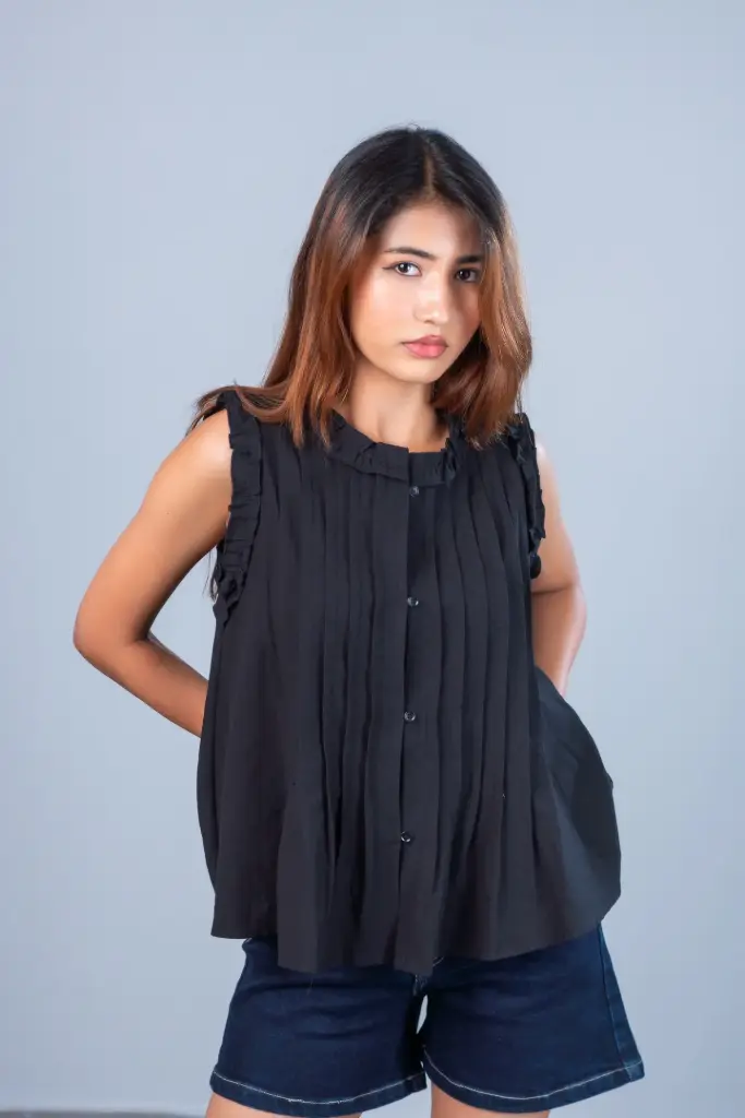 3.70108 9061 HALF TOP (BLACK)